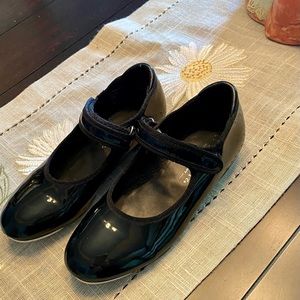 Used tap shoes girls size 13